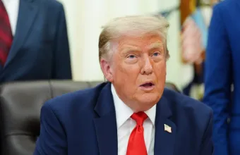 Tραμπ: Έχω ενημερωθεί για την επίθεση στην Αίγυπτο - Θα χτυπήσουμε πολύ σκληρά το Ιράν