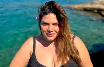Δανάη Μπάρκα: Τέλος στο μακρύ μαλλί και τις ανταύγειες. Επιστροφή στις....εργοστασιακές