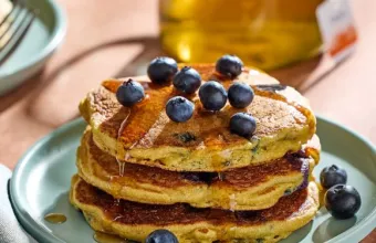 Pancakes με καλαμποκάλευρο και μύρτιλα