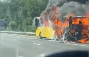 Βέλγιο: Λεωφορείο τυλίχθηκε στις φλόγες σε εθνική οδό