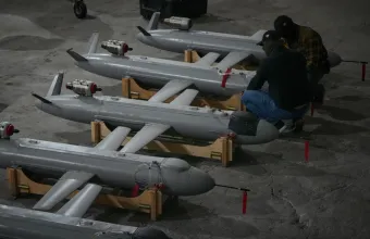 Μαζική ουκρανική επίθεση με περισσότερα από 390 drones κατά της Μόσχας – Ζημιές σε κατοικίες και συναγερμός στα αεροδρόμια