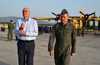 Δένδιας
