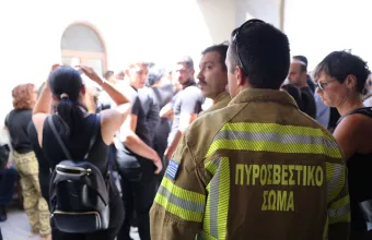 Ρέθυμνο: Βαθιά οδύνη στο τελευταίο «αντίο» στον 25χρονο πυροσβέστη - Εικόνες, βίντεο