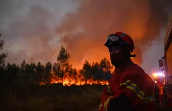 Γαλλία και Ισπανία αντιμέτωπες με τις φλόγες: Οι τελευταίες εξελίξεις από τα πύρινα μέτωπα