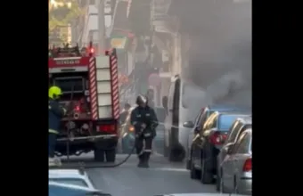 Φωτιά σε όχημα στον Πειραιά