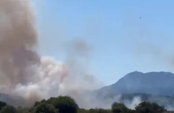 Φωτιά σε χαμηλή βλάστηση στην Κέρκυρα - Κινητοποιήθηκαν 2 ελικόπτερα - Δείτε βίντεο