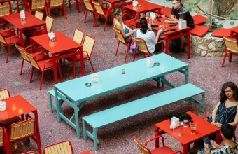 Κλακάζ: Πίτσα καναδέζικου στυλ και τουλούμπα παγωτό στον χώρο του παλιού six d.o.g.s