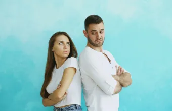 Τα μικρά καθημερινά λάθη που απομακρύνουν ένα ζευγάρι
