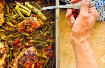 Κοτόπουλο με μπάμιες στο φούρνο