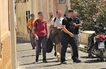 Ελεύθεροι οι τέσσερις συλληφθέντες για τη φωτιά στην Πάρο
