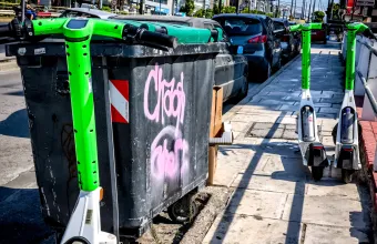 Γερμανία: Ευθύνη στις εταιρείες ενοικίασης ηλεκτρικών πατινιών για ατυχήματα