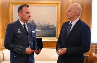Δένδιας