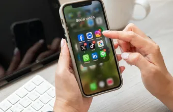 Κομισιόν: Ηλικιακοί περιορισμοί στα social media για τα παιδιά στην ΕΕ