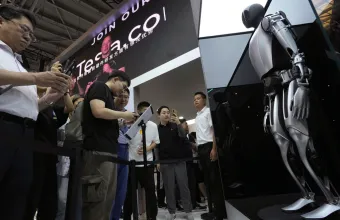 Robot Tesla 