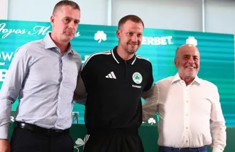 Στο Κορωπί για την προπόνηση του Παναθηναϊκού ο Αλαφούζος, τα είπε με Νίστρουπ και Κοτσόλη