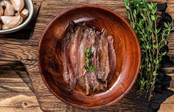 Τι είναι η αντζούγια και ποια η διαφορά της από τη σαρδέλα;