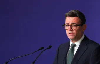 Η Βρετανία προχωρά σε χρηματοδότηση 10 δισ. λιρών για την κατασκευή κατοικιών εν μέσω στεγαστικής κρίσης