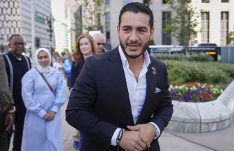 Μίσιγκαν: Ο Αμπντούλ Ελ Σαγιέντ, της αριστερής πτέρυγας των Δημοκρατικών, κέρδισε το χρίσμα του κόμματος