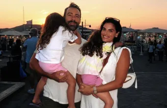 Χριστίνα Μπόμπα: Το πακετάρισμα για 15 μέρες ταξίδι με τις δίδυμες θέλει και λιγη τύχη