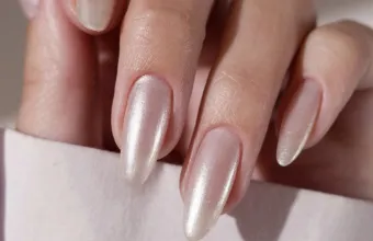 Το τέλος του καλοκαιριού φέρνει τα Coconut Chrome Nails
