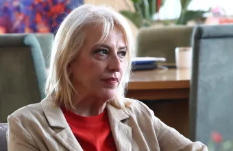 Η Ρένα Δούρου για την εμμηνόπαυση: «Να μιλούν χωρίς φόβο και χωρίς ντροπή όλες οι γυναίκες»