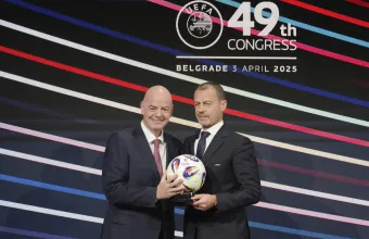 UEFA σε Ινφαντίνο: «Παραιτήσου ή θα σε… παραιτήσουμε»