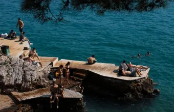 Τελευταίο ΣΚ του Αυγούστου: Γιατί δεν αποχαιρετάμε ακόμα το καλοκαίρι και πότε τελειώνει πραγματικά