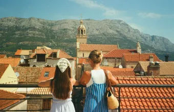 Καλοκαιρινή τσάντα απαραίτητα