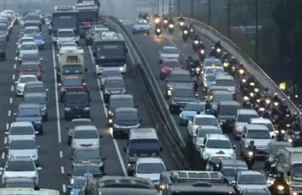 Νέα μελέτη: Μια μικρή αλλαγή στην ώρα έναρξης των σχολείων μπορεί να μειώσει το πρωινό μποτιλιάρισμα