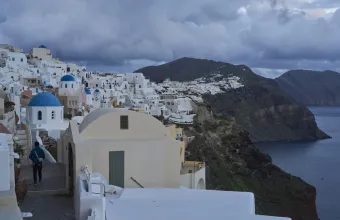 ΑΑΔΕ: Φοροδιαφυγή για 1 στα 2 τουριστικά σκάφη στη Σαντορίνη