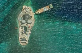«Μυστήριο» με νέα στρατιωτική εγκατάσταση της Κίνας στα αμφισβητούμενα νησιά της Νότιας Σινικής Θάλασσας