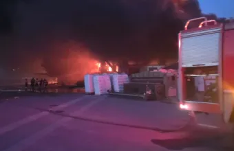 Φωτιά σε εργοστάσιο έξω από τη Λάρισα