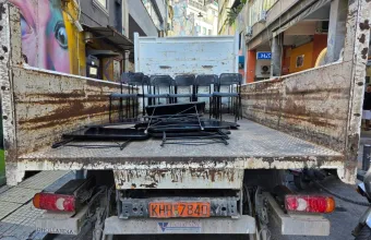Δήμος Αθηναίων: Εντατικοί έλεγχοι για την προστασία των κοινόχρηστων χώρων – Απομακρύνθηκαν 240 τραπεζοκαθίσματα