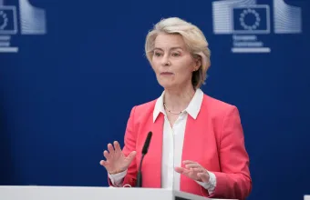 Φον ντερ Λάιεν για το δυστύχημα με τα ελικόπτερα: «Οι σκέψεις μου στις οικογένειες των δύο ανθρώπων που έχασαν τη ζωή τους»