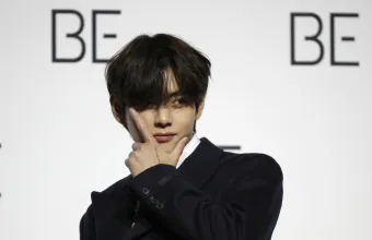 BTS: Ο V αποκάλυψε ότι έχει χάσει μεγάλο μέρος της ακοής του από το ένα αυτί