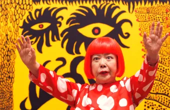 Πέθανε σε ηλικία 97 ετών η Yayoi Kusama, η πρωτοπόρος καλλιτέχνιδα της avant-garde που αψήφησε τα στερεότυπα