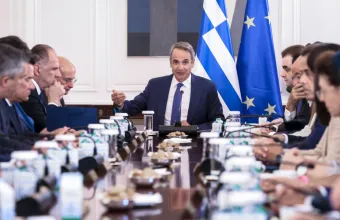 Υπουργικό Συμβούλιο: Ταμείο Ανάκαμψης, σχολεία, μειώσεις τιμών και νέοι κανόνες για τουρισμό και ΑΠΕ στην ατζέντα
