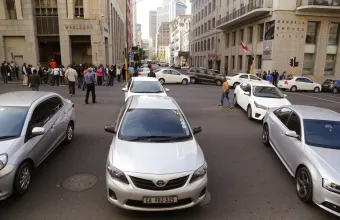 Uber: Απολύει το 10% των υπαλλήλων της και αποχωρεί από τη Νιγηρία και την Ουγκάντα