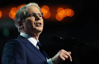 Νέα αμερικανική πίεση στο Ιράν: Κυρώσεις σε «μεγάλη τράπεζα» τη Δευτέρα προαναγγέλλει ο Μπέσεντ