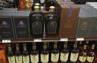 ΗΠΑ: Σε ισχύ τέθηκε η απαγόρευση στις εισαγωγές κάποιων προϊόντων από τον Καναδά