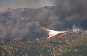 Ισπανία: Δασική πυρκαγιά κοντά στην Κόστα δελ Σολ, δύο άνθρωποι τραυματίστηκαν - Δείτε βίντεο