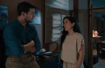 «Μπλε Ώρες»: Ο Άγγελος γίνεται έξαλλος με την Εύα - Απόψε στις 21.00 στον ΣΚΑΪ - Δείτε αποκλειστικό sneak preview και trailer