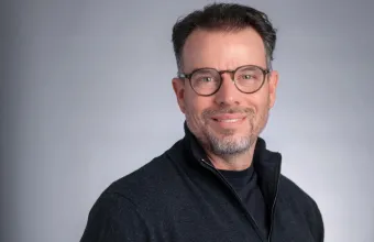 Ποιος είναι ο Chris Rokos: Ο δισεκατομμυριούχος trader που αφήνει τη Βρετανία για την Ελλάδα