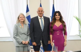 Συνάντηση Δένδια - Χούκερ στο ΥΠΕΘΑ: Συζητήθηκε η ασφάλεια στη Νοτιοανατολική Μεσόγειο και η MDCA