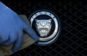Η Jaguar Land Rover θα περικόψει 4.000 θέσεις εργασίας για να μειώσει το κόστος και να ανταγωνιστεί την Κίνα