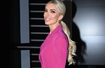 Κατερίνα Καινούργιου: Πριν την τρολάρουν στα social τρόλαρε μόνη της το σημερινό της styling