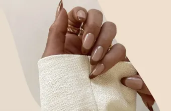 Latte Nails: Το τέλειο cozy μανικιούρ για να περάσουμε ομαλά στο φθινόπωρο