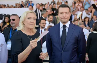 «Ρωγμές» στη σχέση Μαρίν Λεπέν και Ζορντάν Μπαρντελά