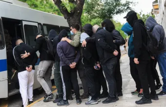 Η πλευρά Λυγγερίδη ζητά παρουσία των κατηγορούμενων στο δικαστήριο για να υποδείξει ο μάρτυρας τον οπαδό που έδωσε το σήμα