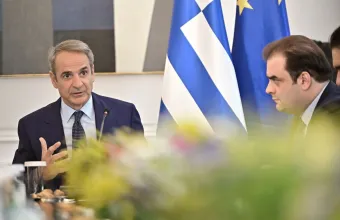 «Μία από τα ίδια – Ένας πανικόβλητος φορολάγνος πολιτικός»: Πώς αντιδρά η αντιπολίτευση στα μέτρα Μητσοτάκη